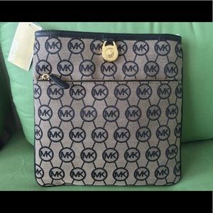 Authentic NEW Michael Kors Crossbody